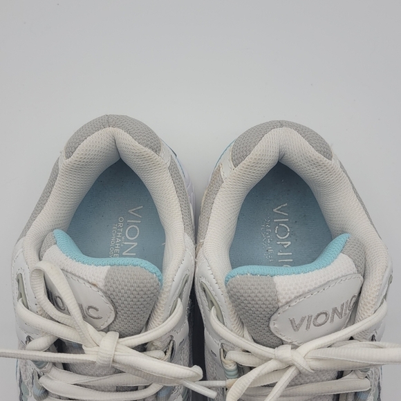 Vionic Walker Classic with Arch Support size 6 - Picture 8 of 16